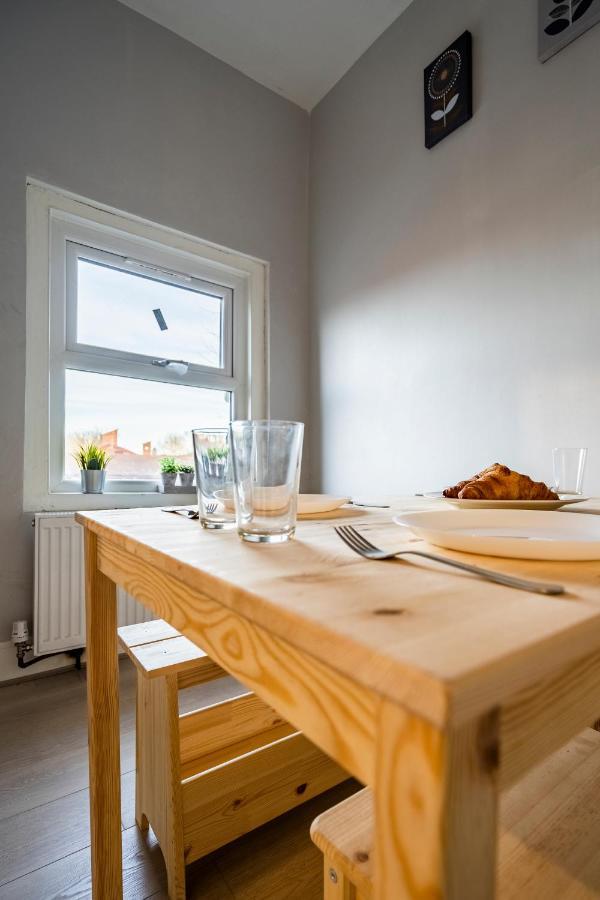 Deluxe 2-Bedroom Flat With Free Parking Birmingam Exterior foto